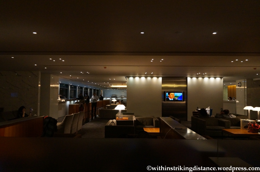 16Apr13 CX Pier Lounge HKG 002