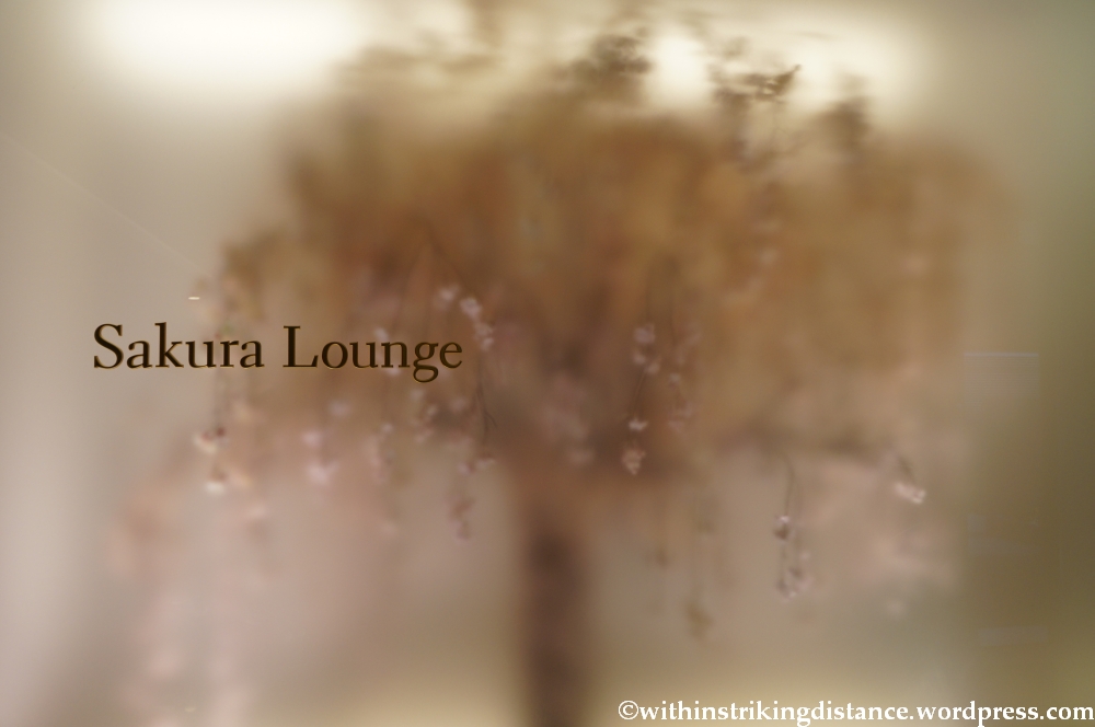 16Apr13 JAL Sakura Lounge HND 001