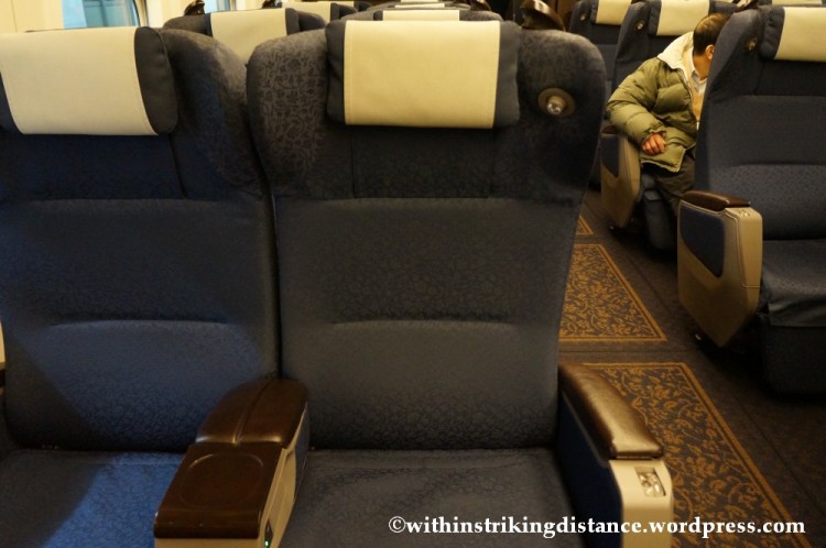 12Feb14 N700 Series Shinkansen Green Car 005