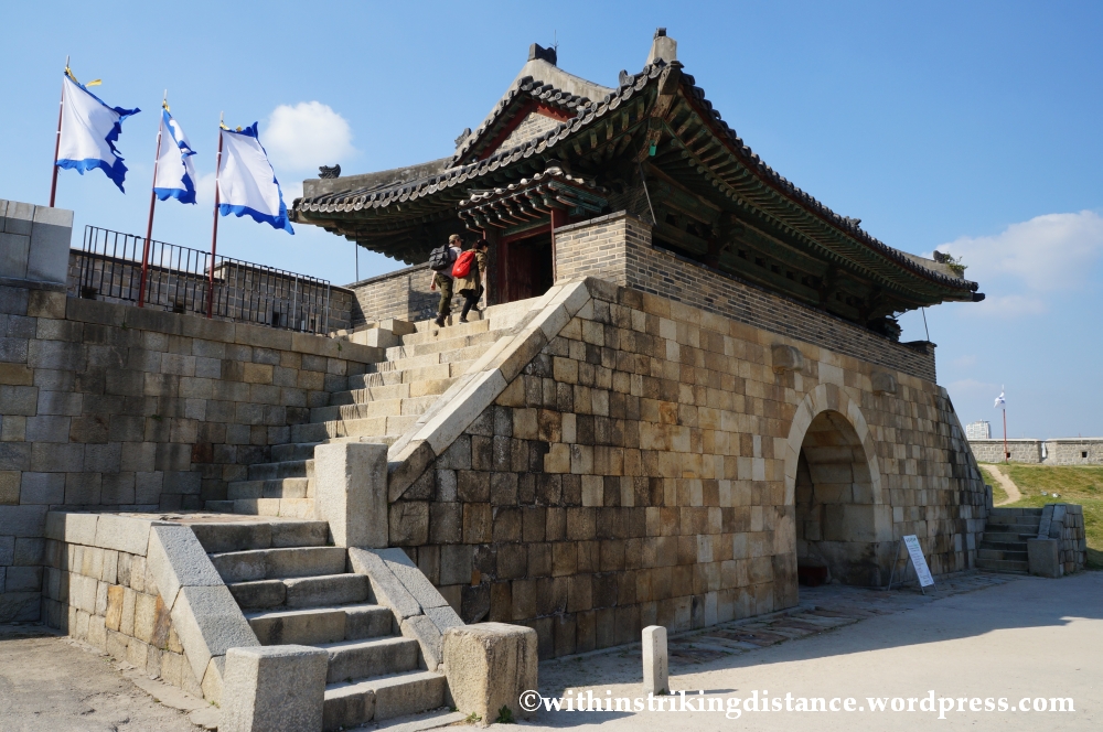 14Oct13 Hwaseomun Hwaseong Fortress Suwon South Korea 015