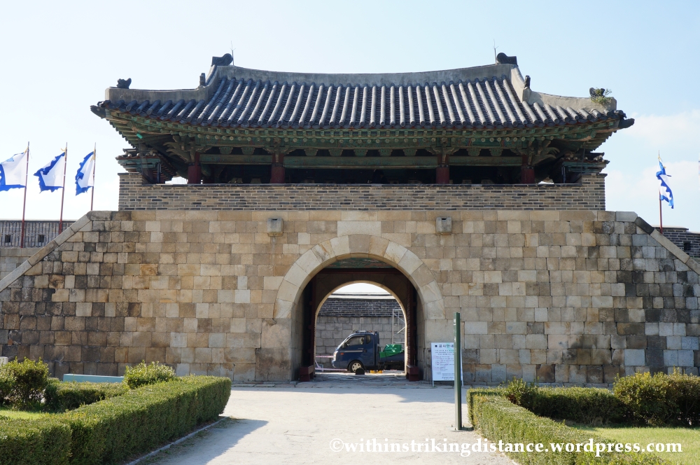 14Oct13 Hwaseomun Hwaseong Fortress Suwon South Korea 016