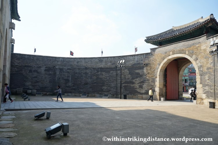 14Oct13 Janganmun Hwaseong Fortress Suwon South Korea 007