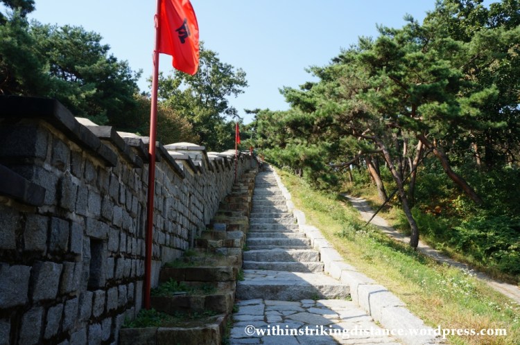 14Oct13 Paldalsan Wall Hwaseong Fortress Suwon South Korea 005