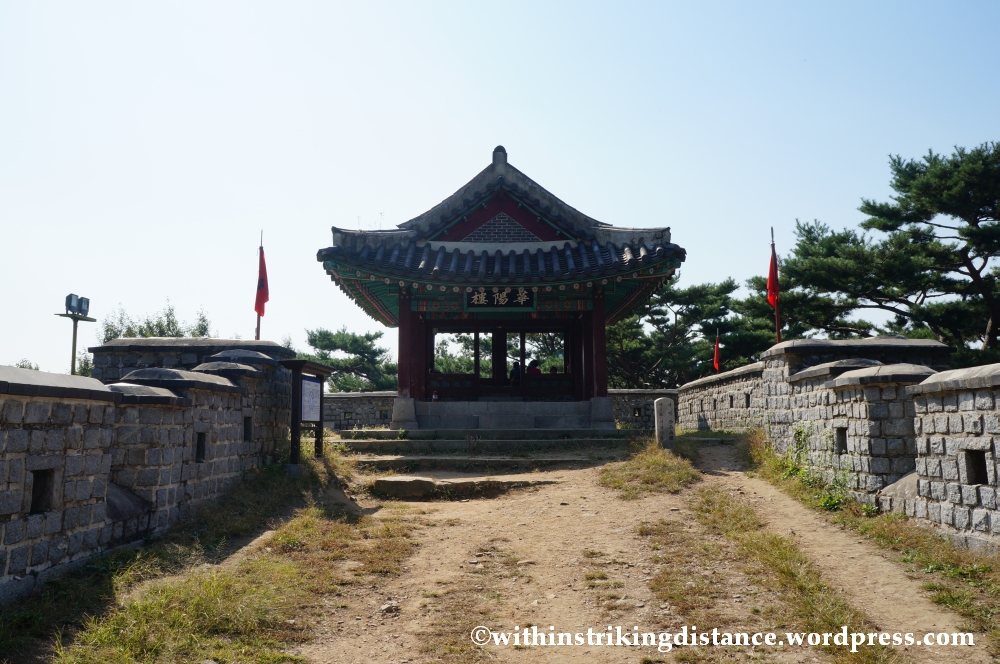 14Oct13 Paldalsan Wall Hwaseong Fortress Suwon South Korea 009