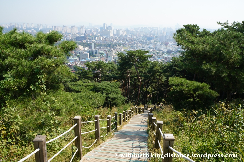 14Oct13 Paldalsan Wall Hwaseong Fortress Suwon South Korea 020