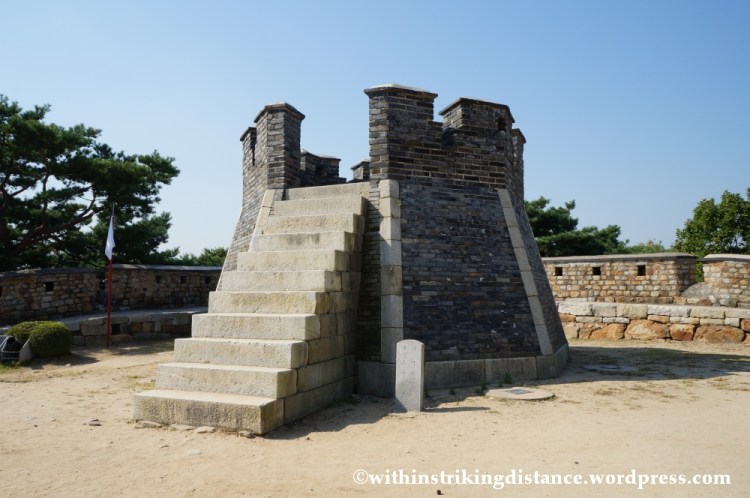 14Oct13 Seojangdae Paldalsan Wall Hwaseong Fortress Suwon South Korea 014