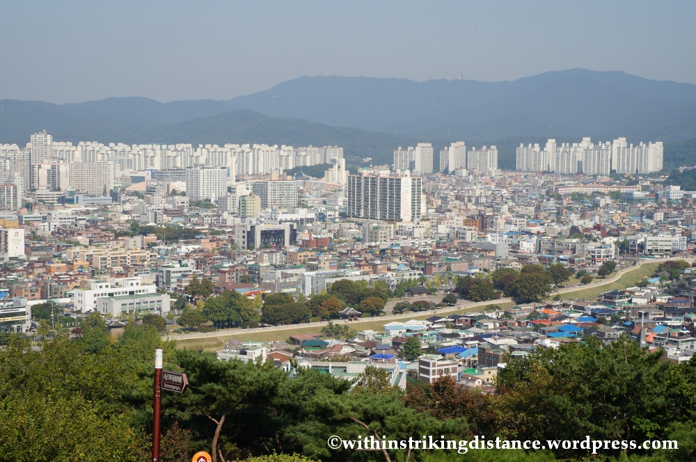 14Oct13 Seojangdae Paldalsan Wall Hwaseong Fortress Suwon South Korea 015