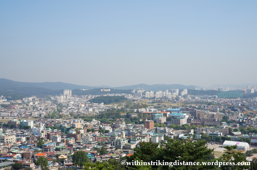 14Oct13 Seojangdae Paldalsan Wall Hwaseong Fortress Suwon South Korea 017