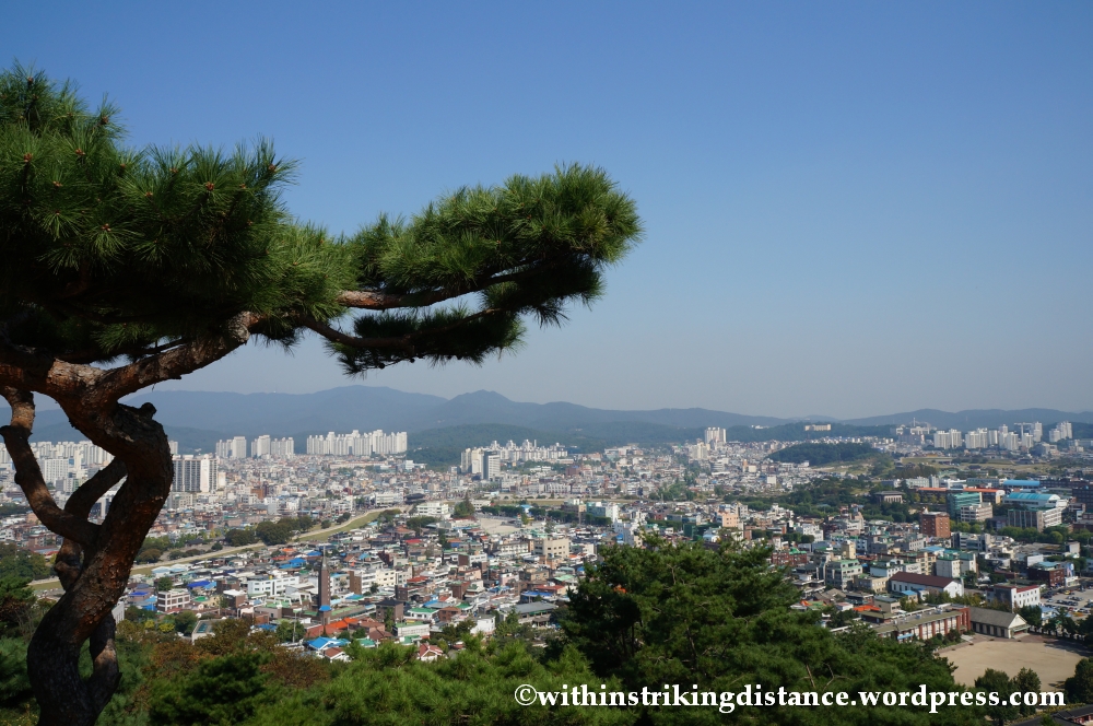14Oct13 Seojangdae Paldalsan Wall Hwaseong Fortress Suwon South Korea 019