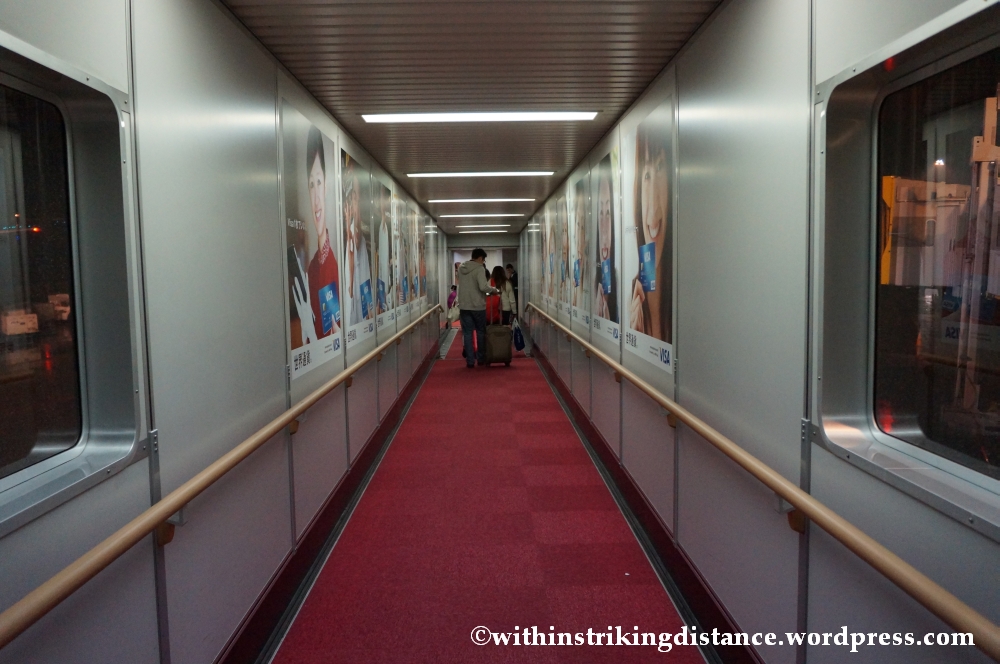 15Feb14 Narita Airport Aerobridge PR 429 NRT MNL 002