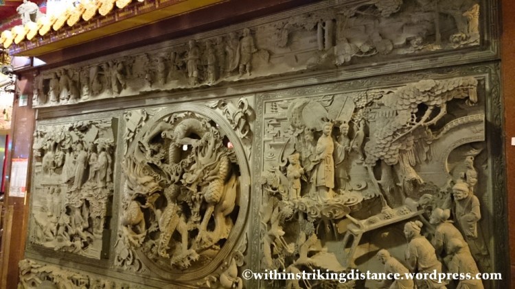 06Nov14 Raohe Street Night Market Ciyou Temple Taipei Taiwan 030