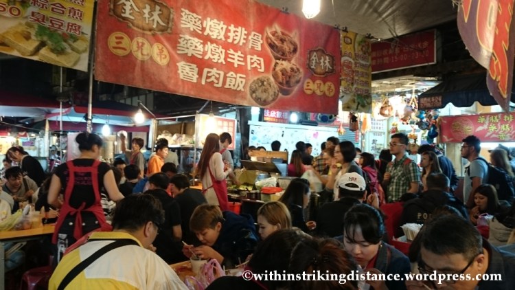 06Nov14 Raohe Street Night Market Taipei Taiwan 023