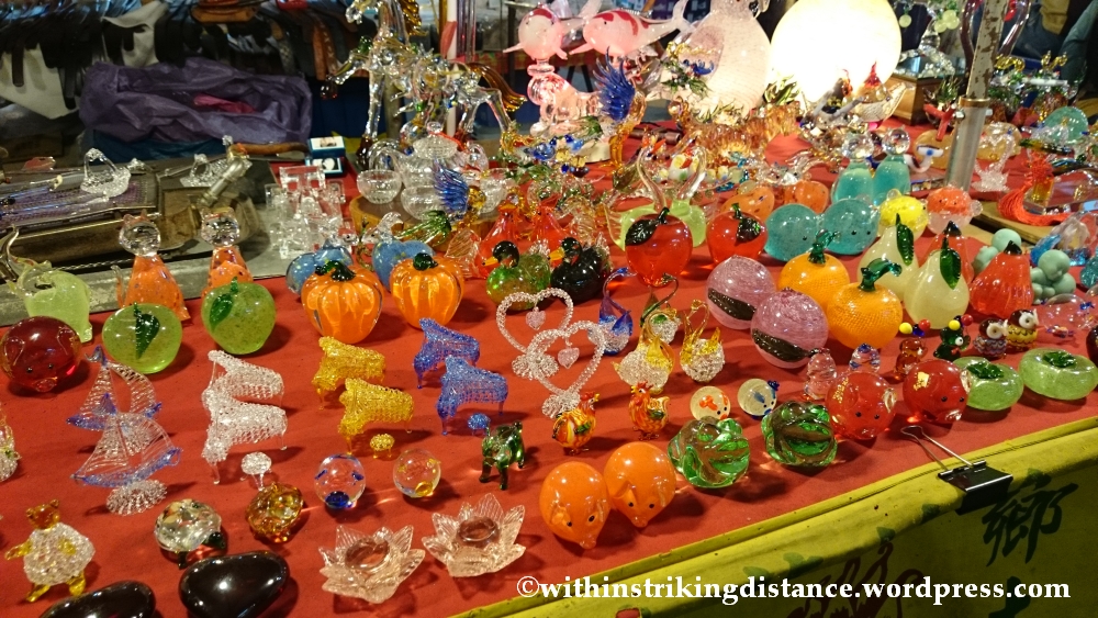 06Nov14 Raohe Street Night Market Taipei Taiwan 024