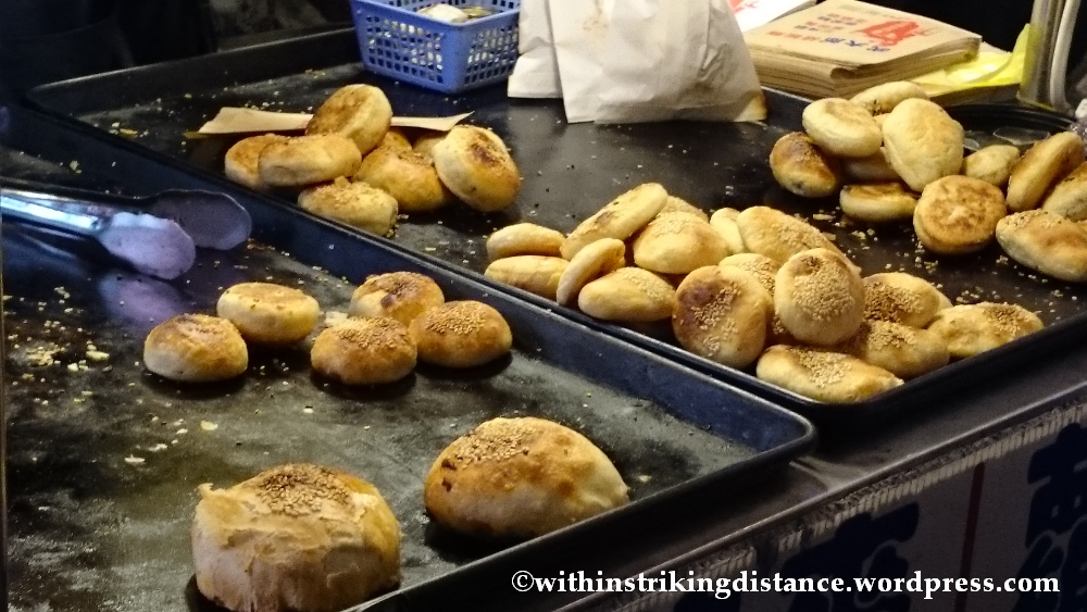 06Nov14 Raohe Street Night Market Taipei Taiwan 026