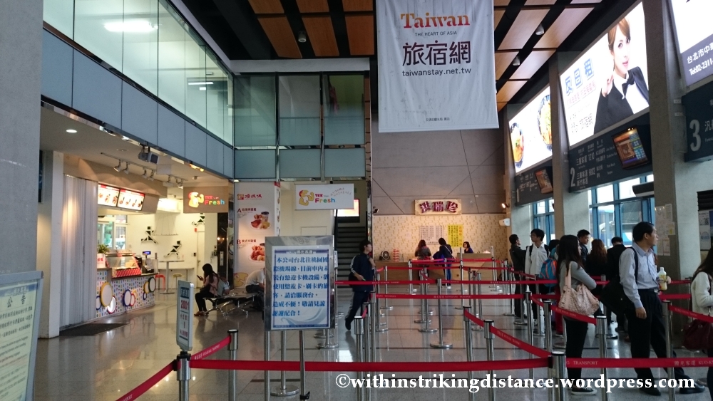 07Nov14 001 Taipei West Bus Station Taiwan
