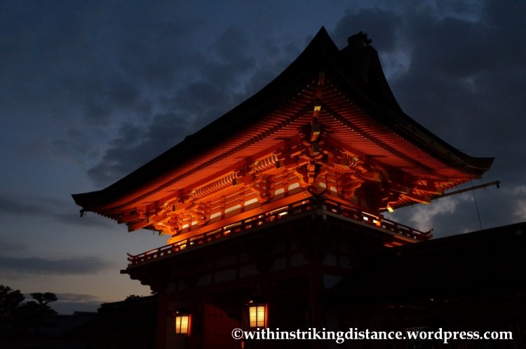 22Nov14 007 Fushimi Inari Taisha Kyoto Kansai Japan