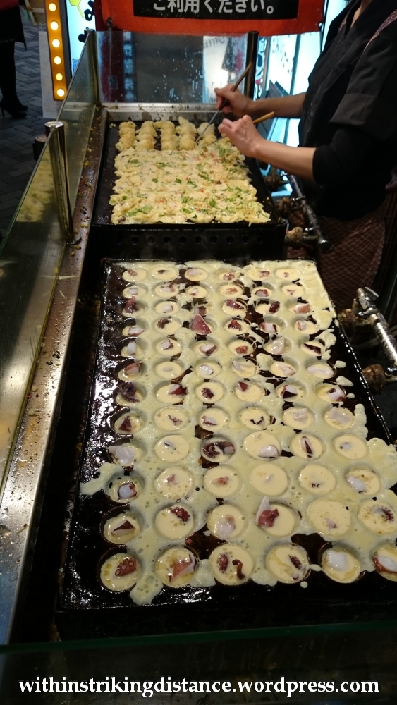 23Nov14 020 Takoyaki Dotombori Osaka Kansai Japan