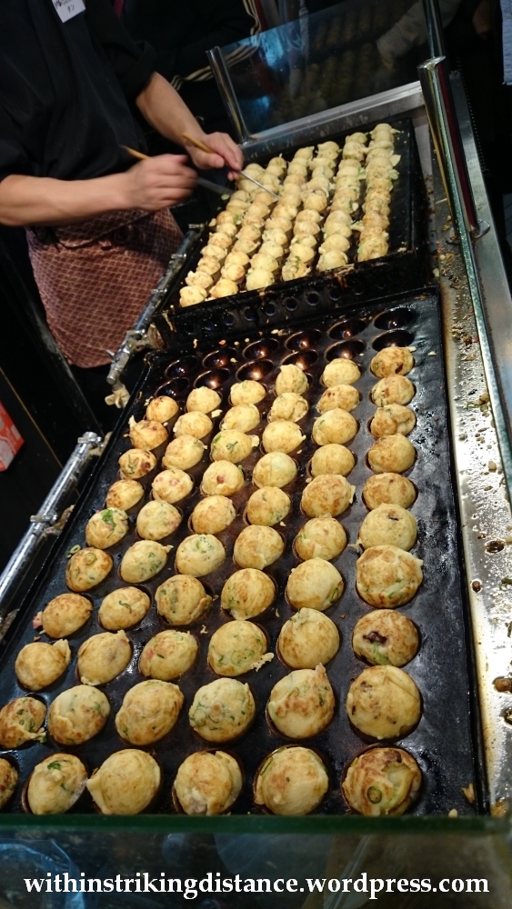 23Nov14 022 Takoyaki Dotombori Osaka Kansai Japan