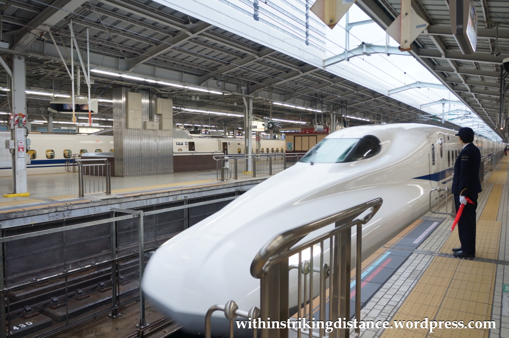 25Nov14 002 N700 Series Shinkansen Train Shin-Osaka Station Osaka Japan