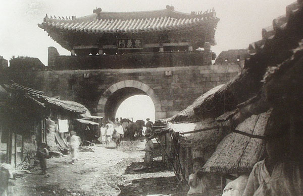 Donuimun Seodaemun Front