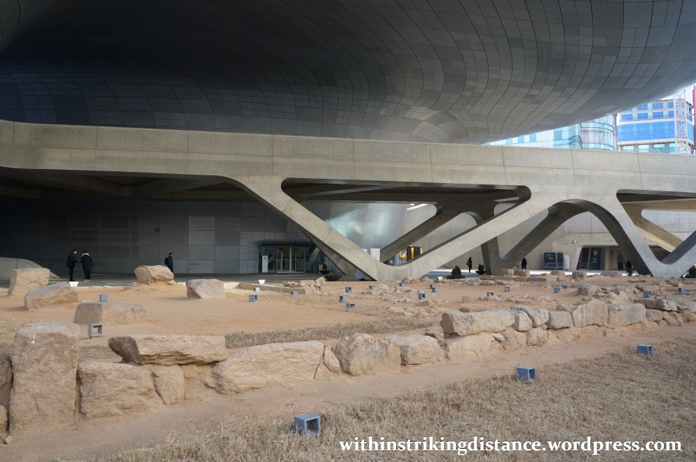 13Dec14 003 South Korea Seoul Dongdaemun Design Plaza