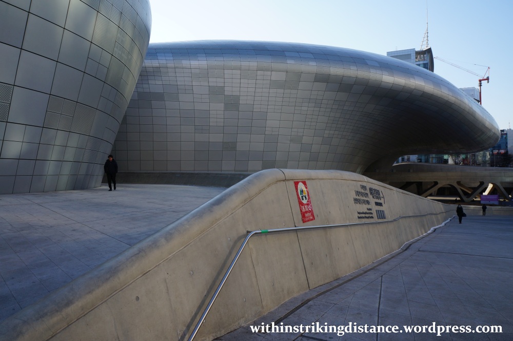 13Dec14 005 South Korea Seoul Dongdaemun Design Plaza
