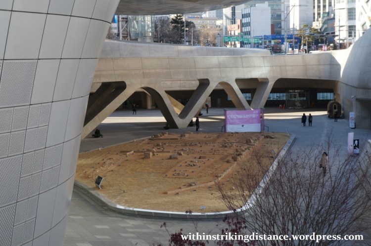 13Dec14 007 South Korea Seoul Dongdaemun Design Plaza