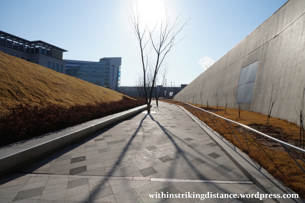 13Dec14 013 South Korea Seoul Dongdaemun Design Plaza