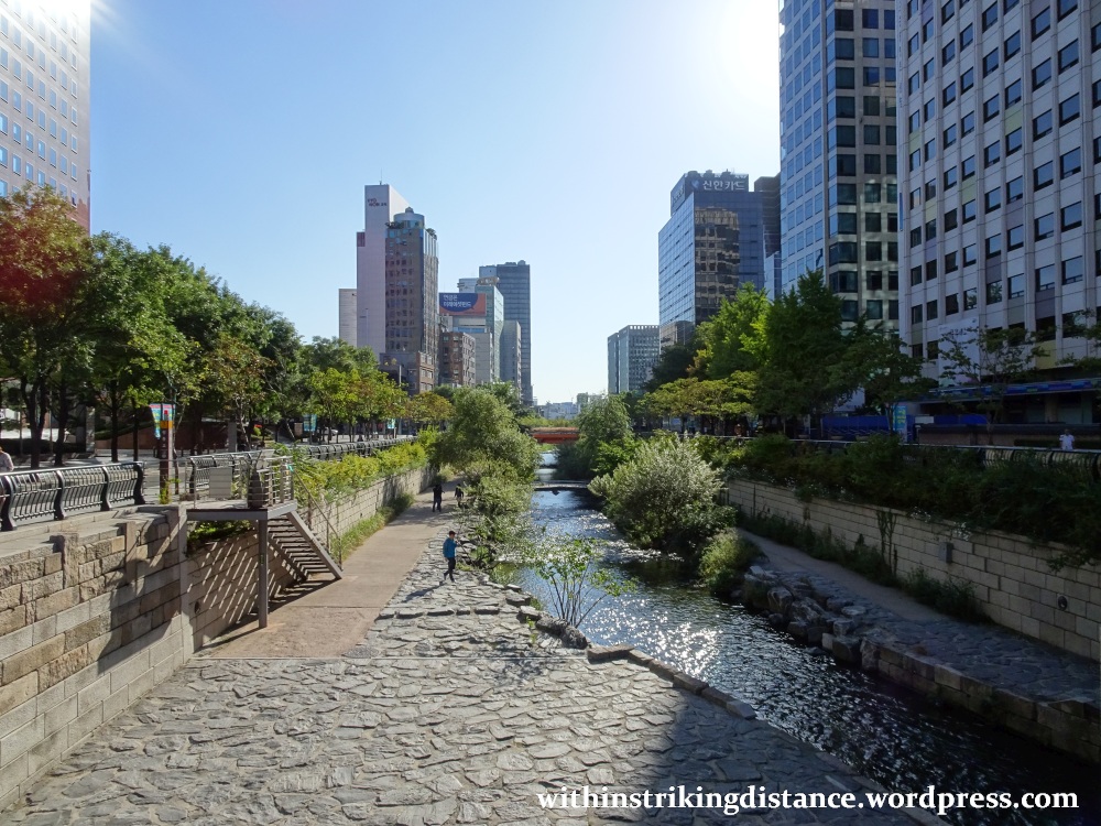 29Sep15 001 South Korea Seoul Cheonggyecheon