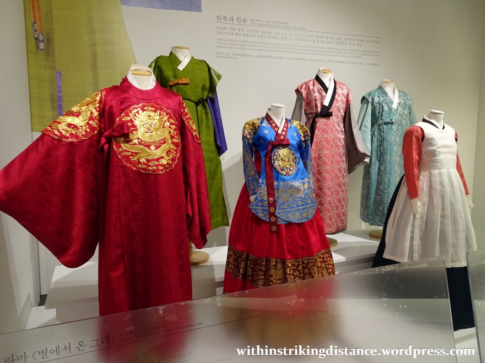 29Sep15 003 South Korea Seoul Cheongwadae Sarangchae Hanbok