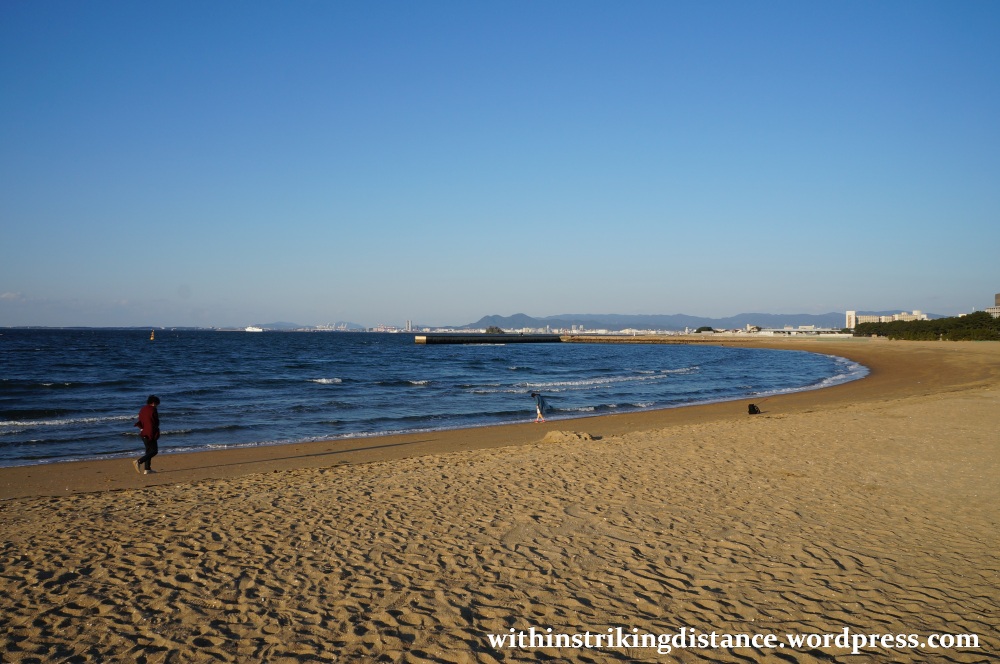 24Mar15 007 Japan Kyushu Fukuoka Seaside Momochi Momochihama Beach