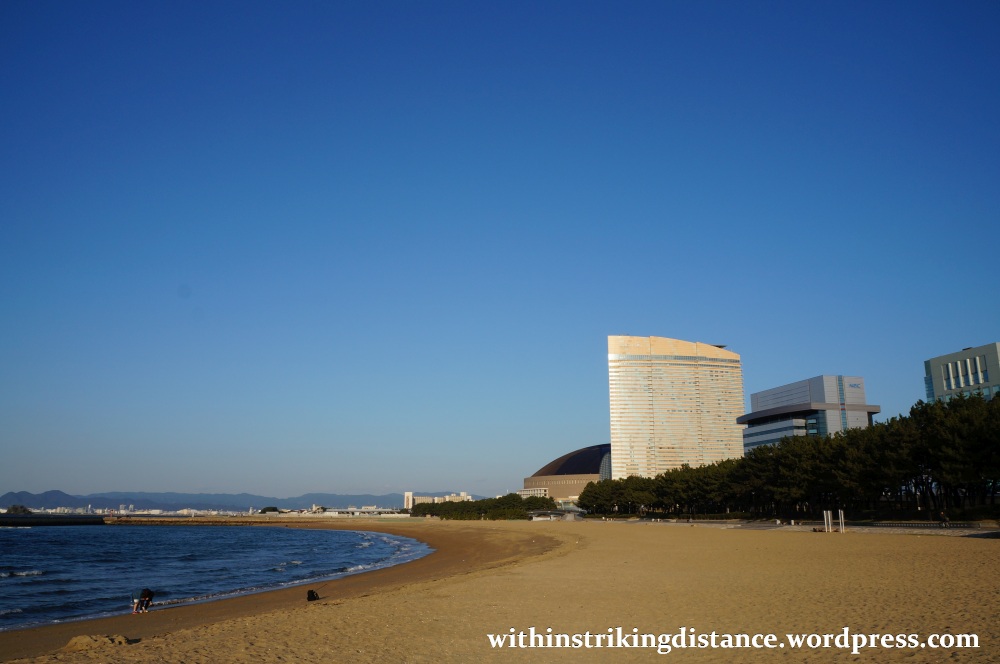 24Mar15 008 Japan Kyushu Fukuoka Seaside Momochi Momochihama Beach