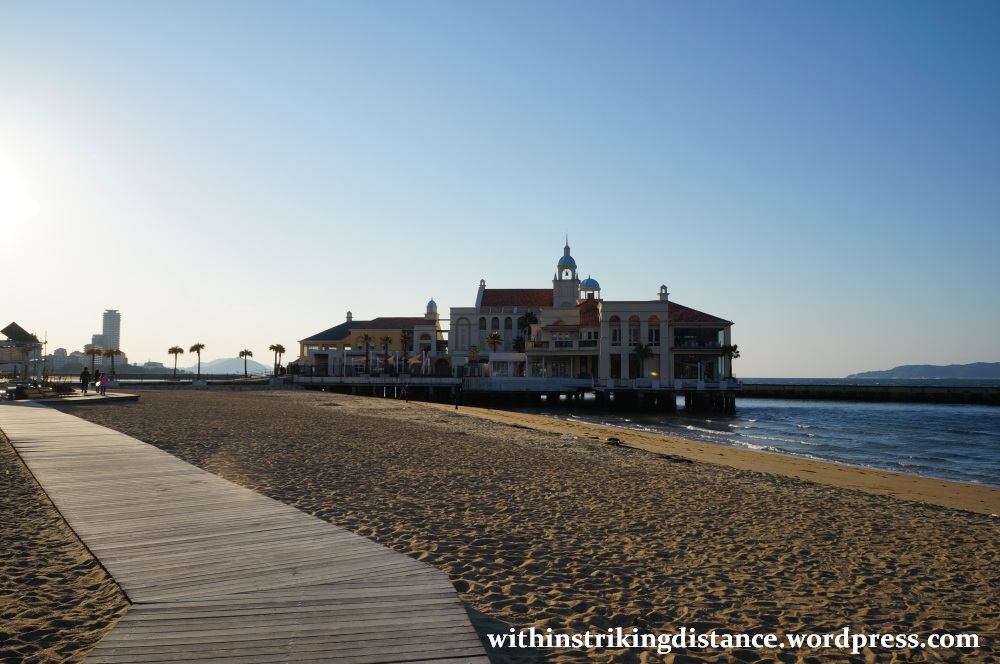 24Mar15 009 Japan Kyushu Fukuoka Seaside Momochi Momochihama Beach