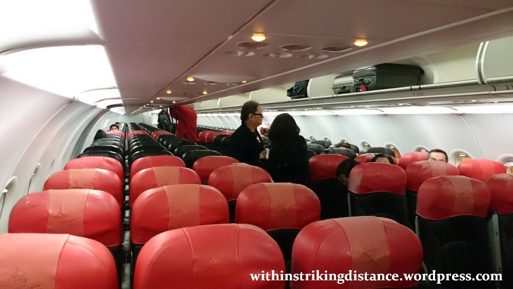 09Feb16 006 AirAsia Flight Z2 85 ICN MNL A320-200 Cabin