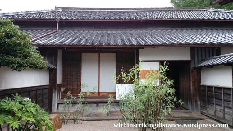 07jul15-003-japan-honshu-shimane-matsue-shiomi-nawate-street-former-samurai-district-houses