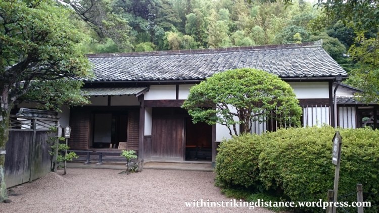 07jul15-004-japan-honshu-shimane-matsue-shiomi-nawate-street-former-samurai-district-houses