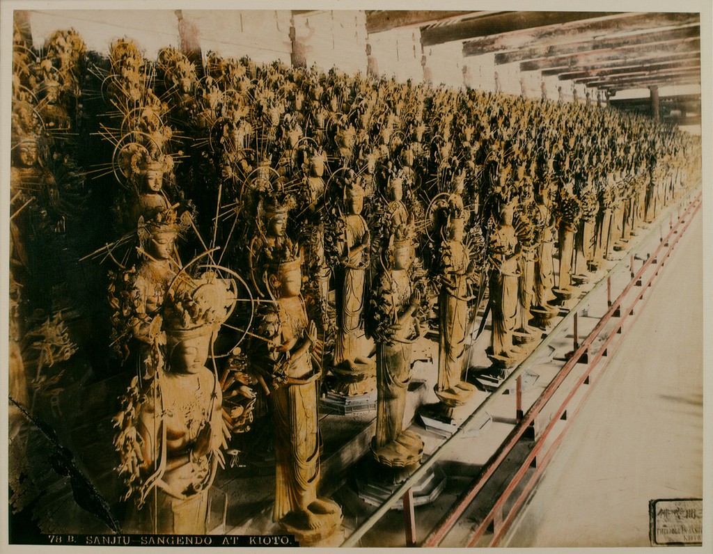 sanjusangendo-interior-1880