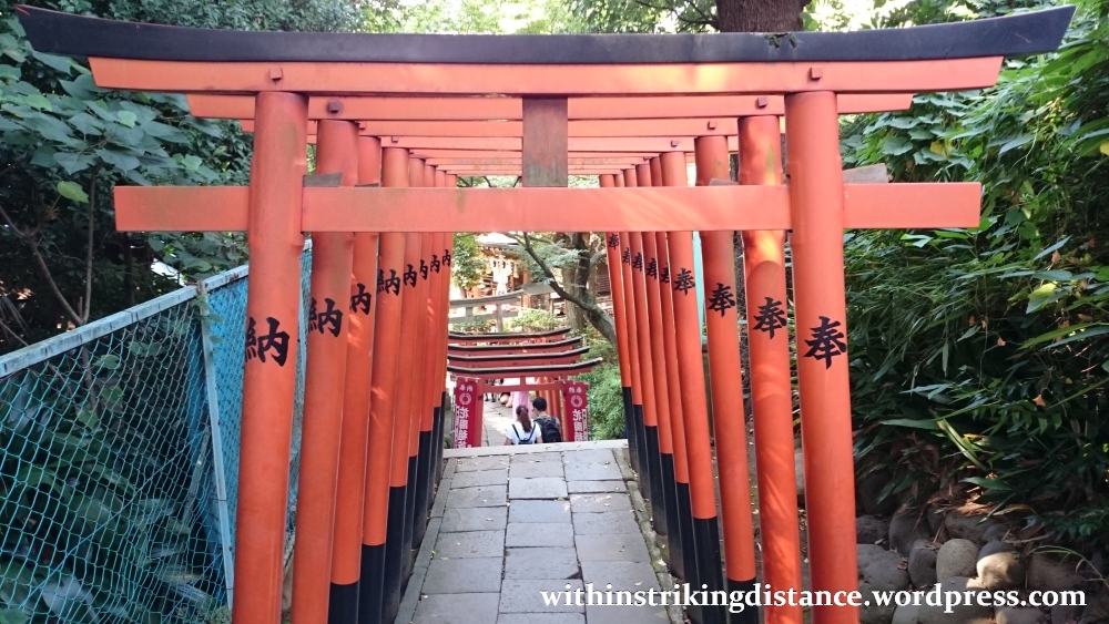 02oct16-003-japan-kanto-tokyo-taito-ueno-park-hanazono-inari-jinja-shrine