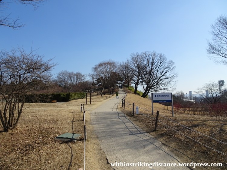 07feb16-007-south-korea-seoul-olympic-park-mongchontoseong