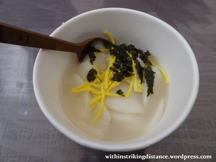 08feb16-003-south-korea-seoul-namsangol-hanok-village-seollal-lunar-new-year-tteokguk