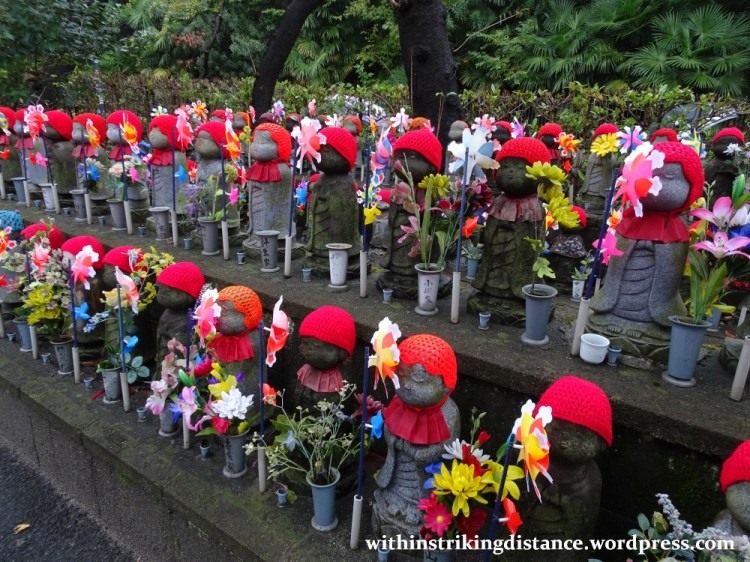 11nov16-005-japan-kanto-tokyo-zojoji-temple-jizo-statues