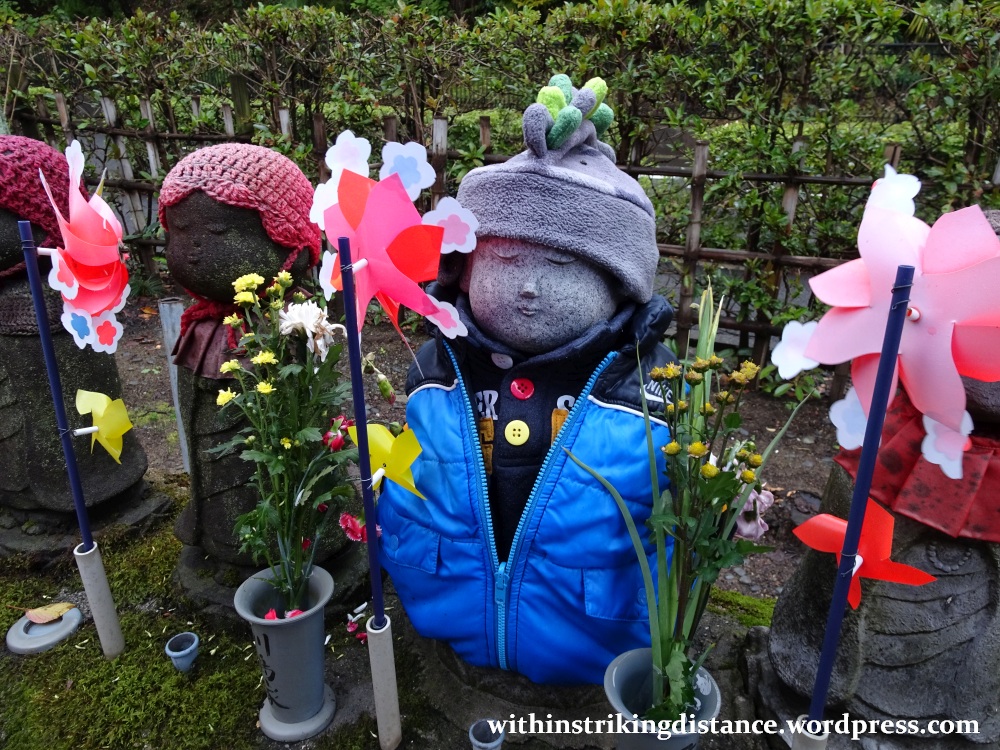 11nov16-006-japan-kanto-tokyo-zojoji-temple-jizo-statues
