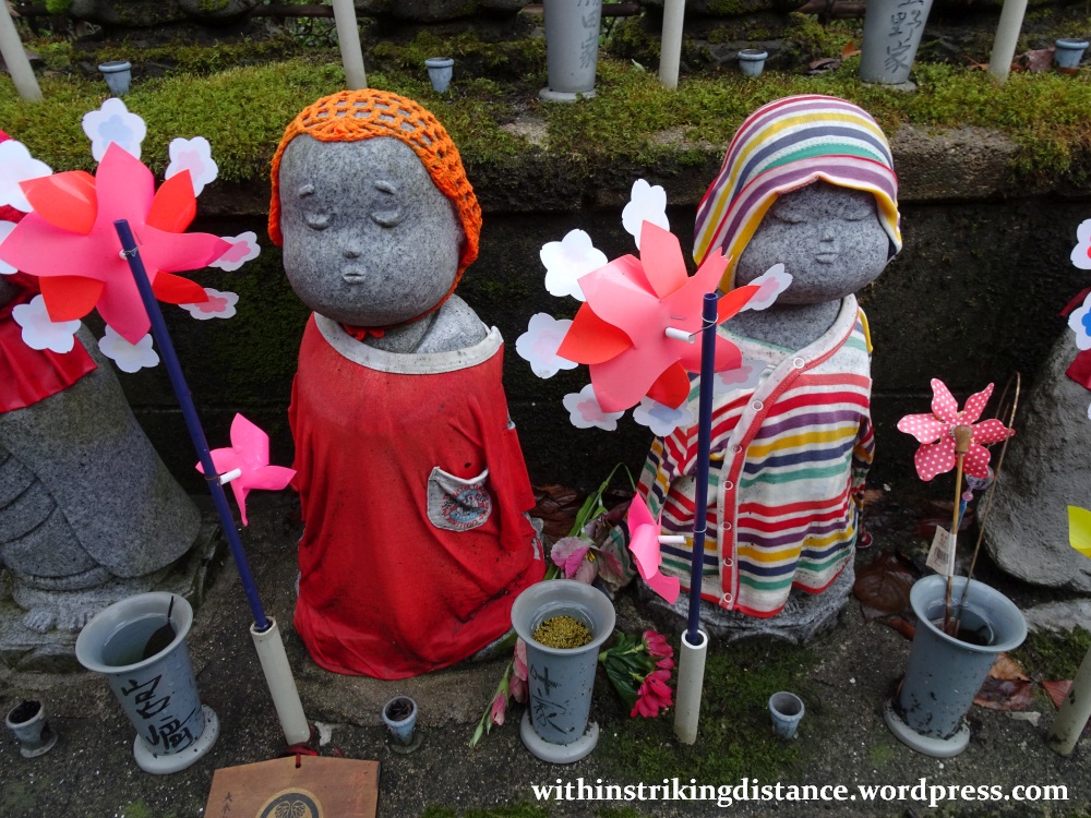 11nov16-007-japan-kanto-tokyo-zojoji-temple-jizo-statues