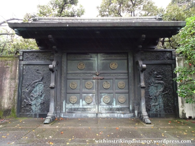 11nov16-011-japan-kanto-tokyo-zojoji-temple-tokugawa-shogun-mausoleum-tombs-gate