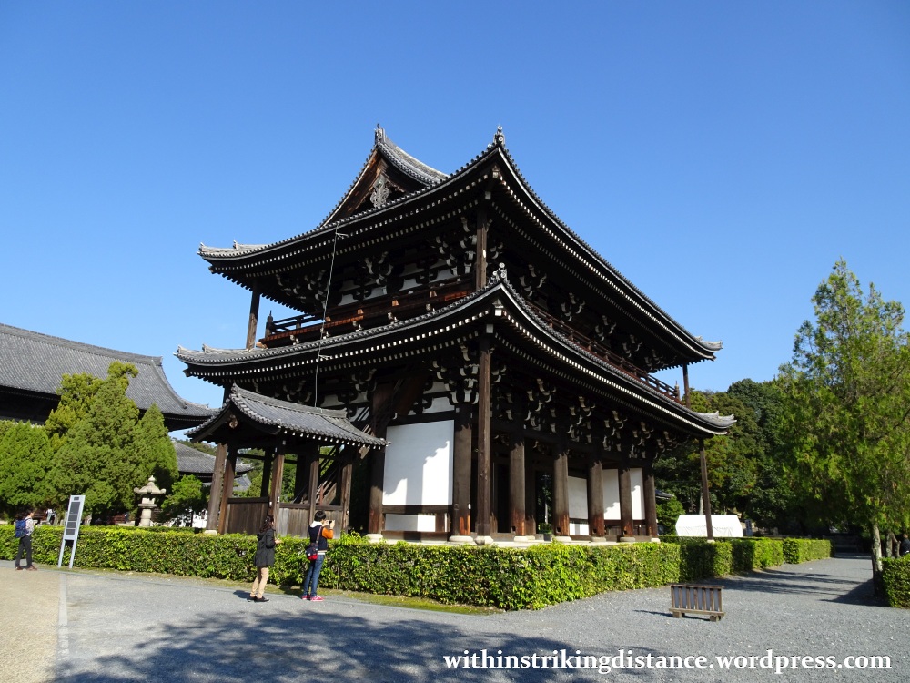 12nov16-017-japan-kyoto-higashiyama-tofukuji-autumn-leaves-koyo-sanmon