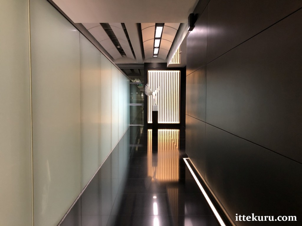Lounge Report: Cathay Pacific’s “The Bridge”, Hong Kong International Airport